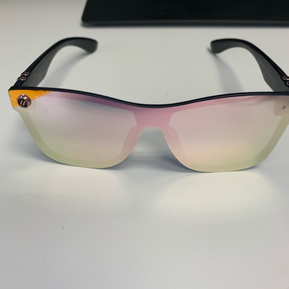 Jenna Cartel Sunglasses from blenders